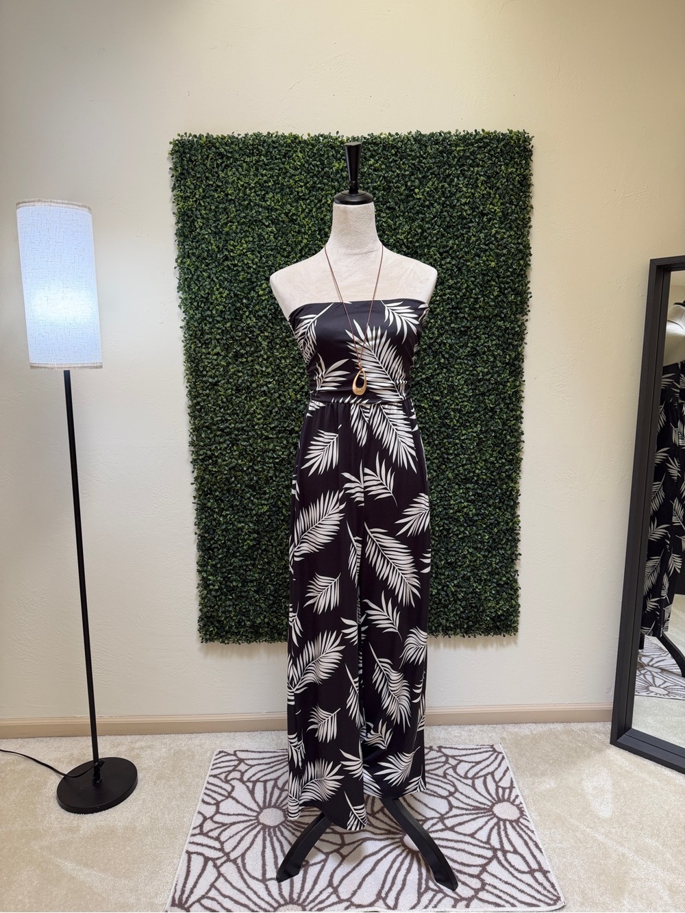 Women’s black and white floral jumper